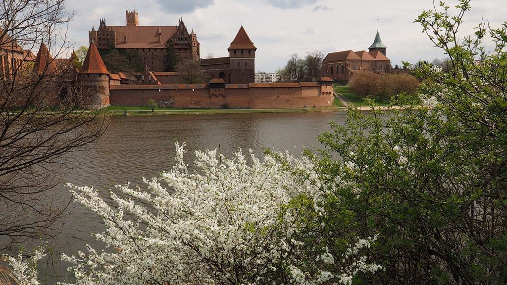 Karat Acomodação com café da manhã Malbork Exterior foto