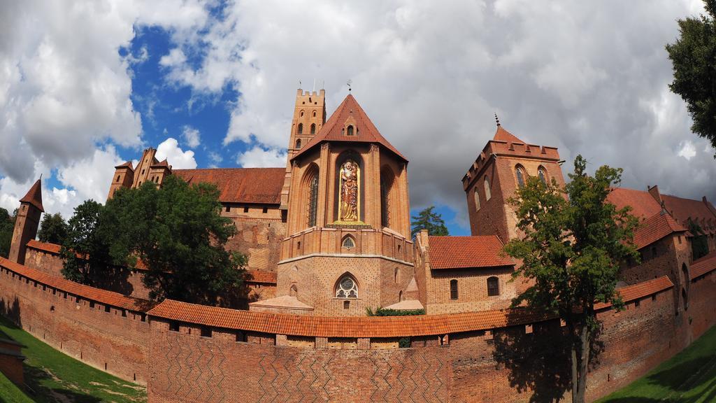 Karat Acomodação com café da manhã Malbork Exterior foto